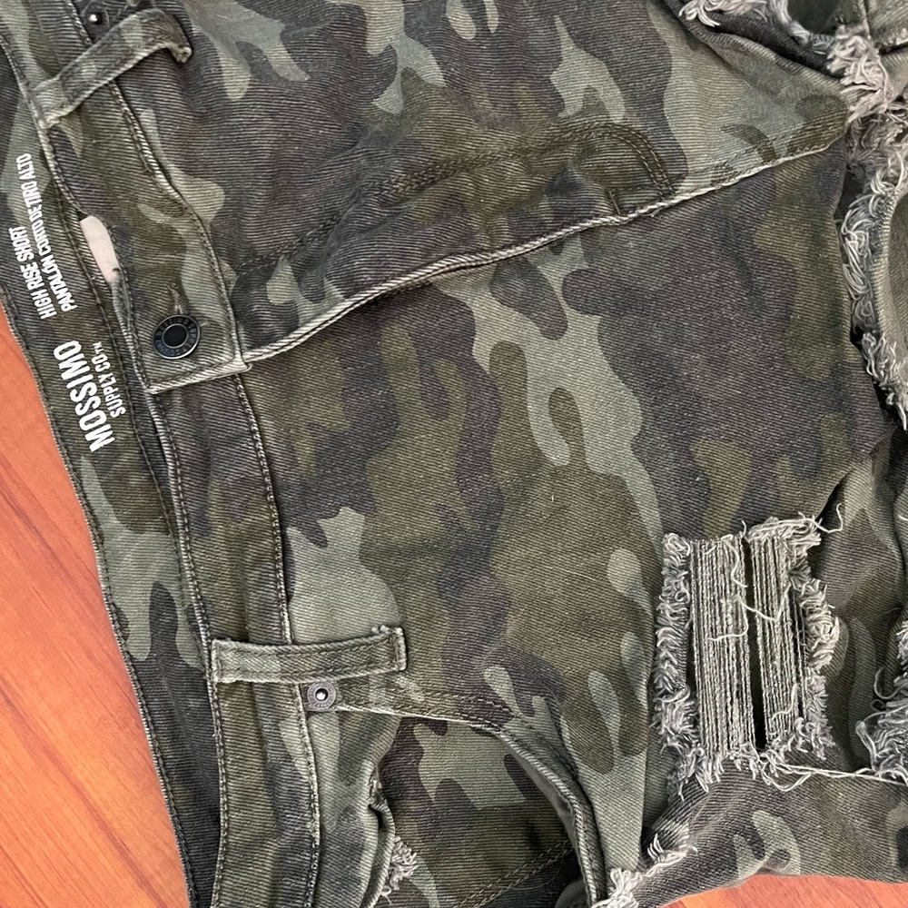Army Shorts - Picture 2 of 4